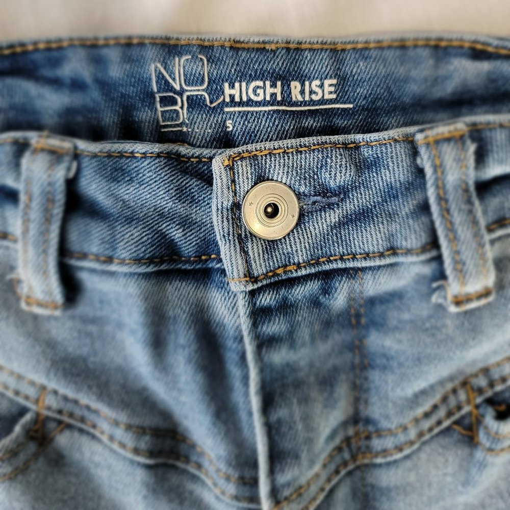 NOBO - Size 5 - High Rise Capri